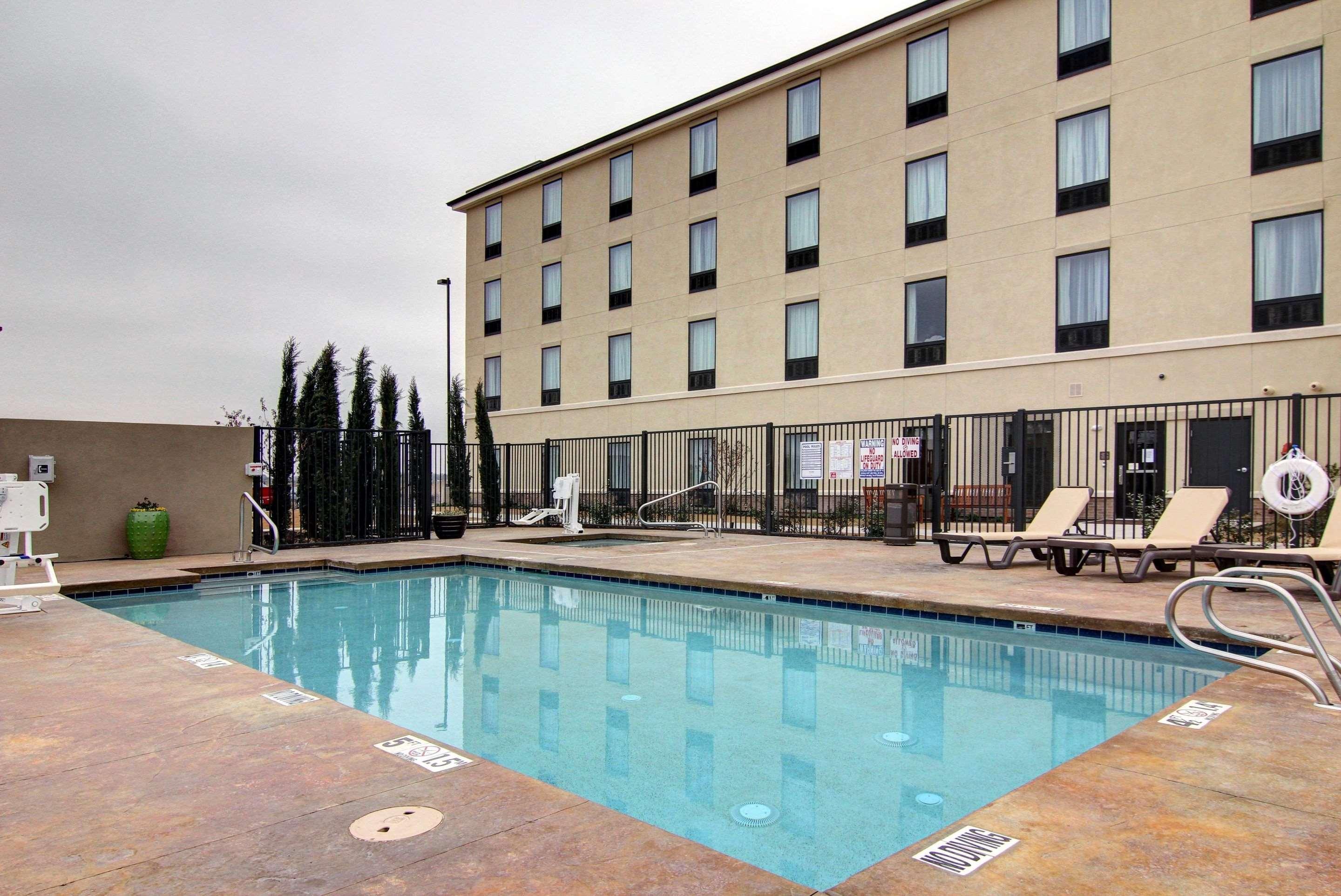 Comfort Suites Карлсбад Екстериор снимка