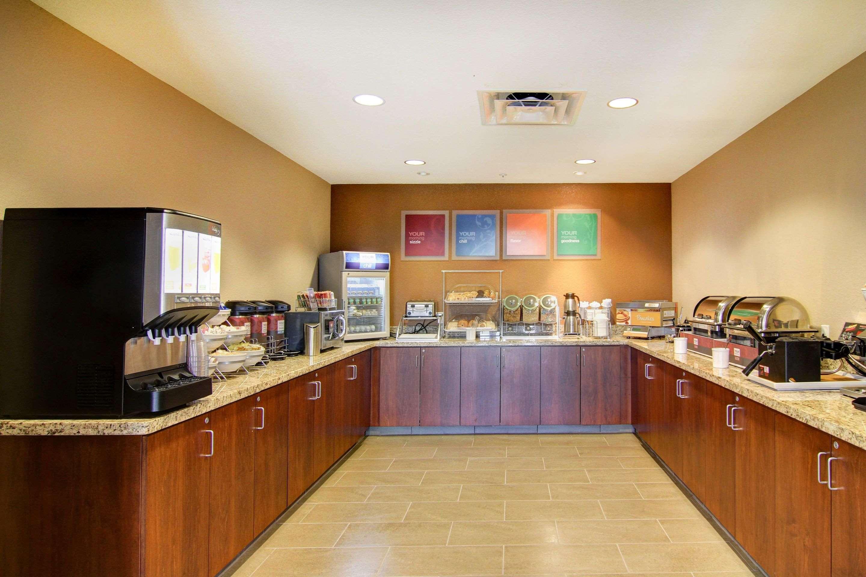 Comfort Suites Карлсбад Екстериор снимка