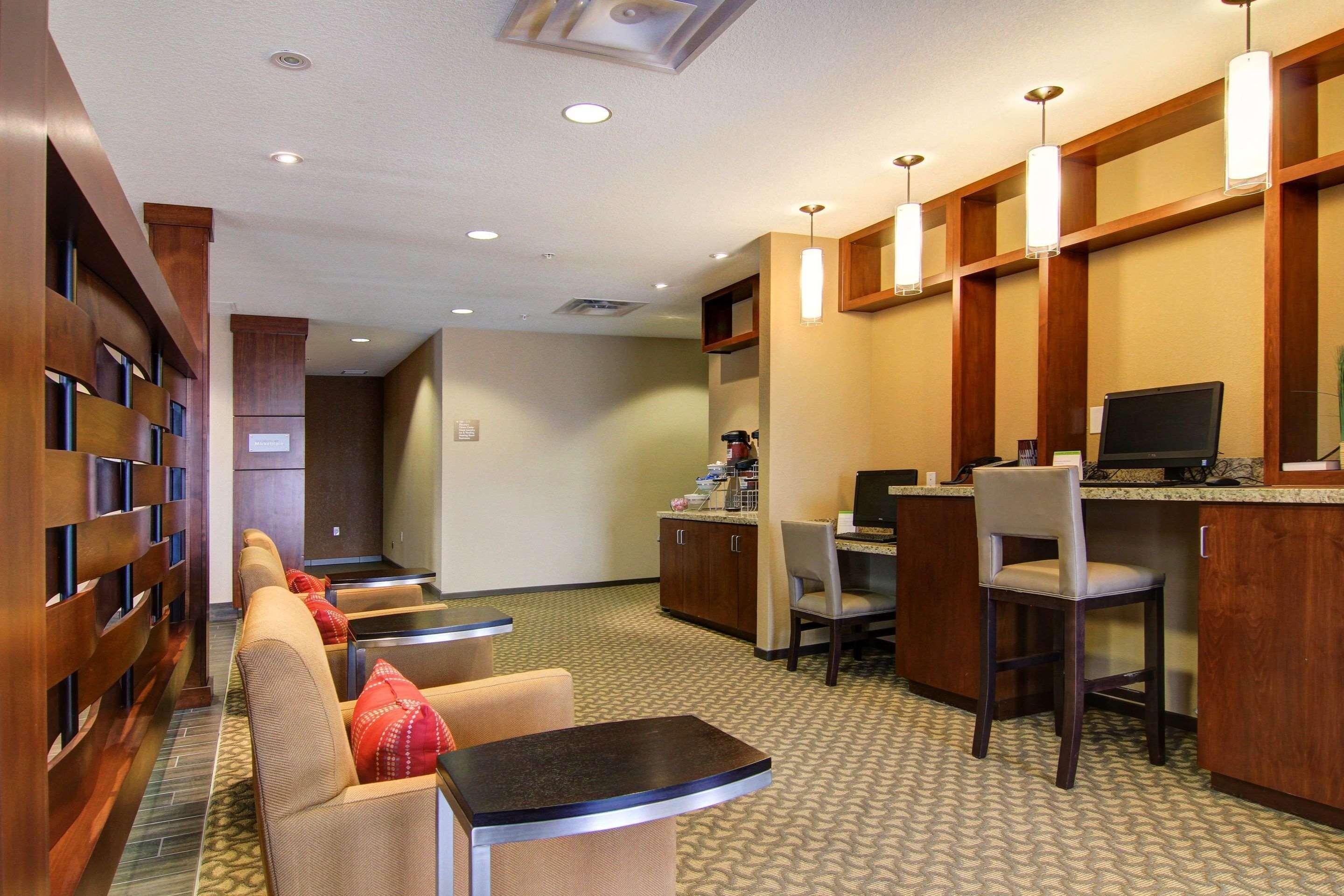 Comfort Suites Карлсбад Екстериор снимка