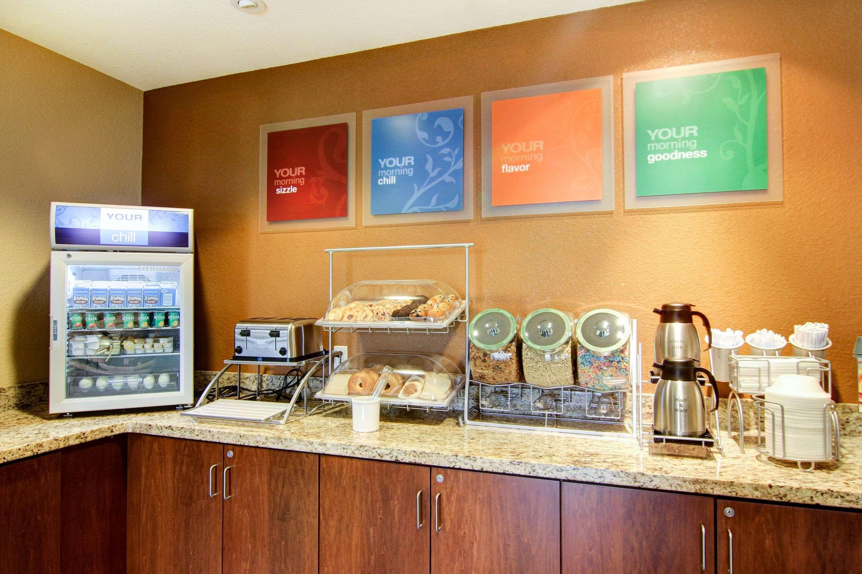 Comfort Suites Карлсбад Екстериор снимка