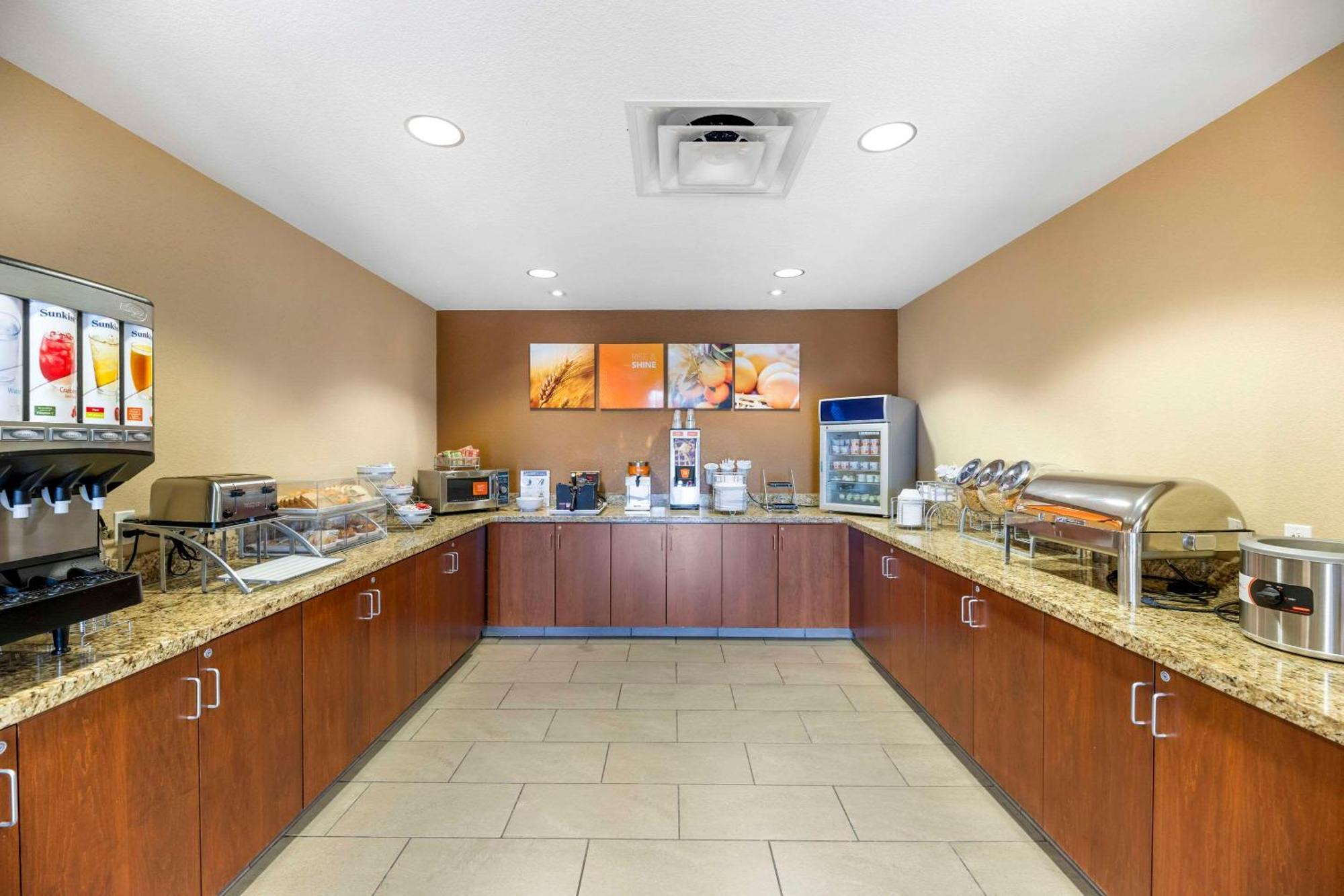 Comfort Suites Карлсбад Екстериор снимка