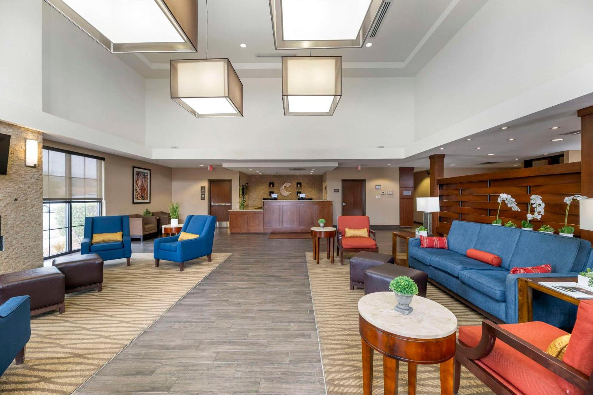 Comfort Suites Карлсбад Екстериор снимка